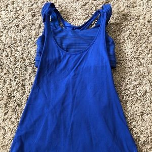 Lululemon top with bra size xs.